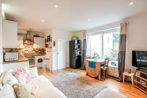2 bedroom flat to rent, Melbourne Yard, Crystal Palace, London, SE19