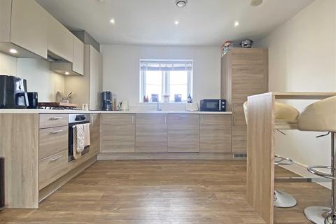2 bedroom apartment for sale, Searle Crescent, Broomfield