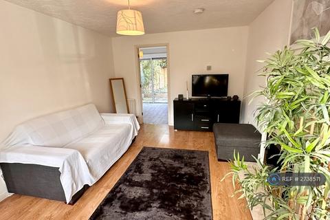 2 bedroom terraced house to rent, Hither Farm Road, London, SE3