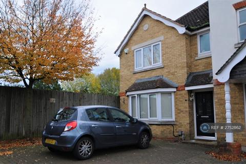5 bedroom semi-detached house to rent, Nightingale Shott, Egham, TW20