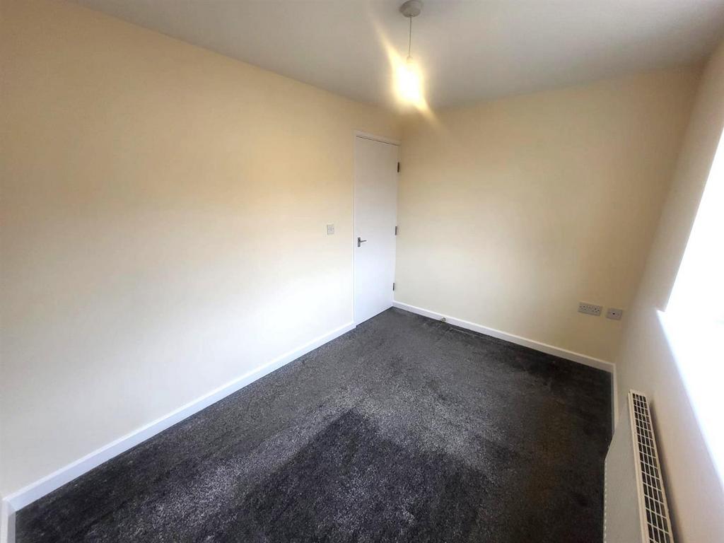 Bedroom 1 Pic 2