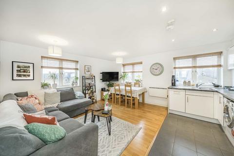2 bedroom flat for sale, Garratt Lane, London SW18