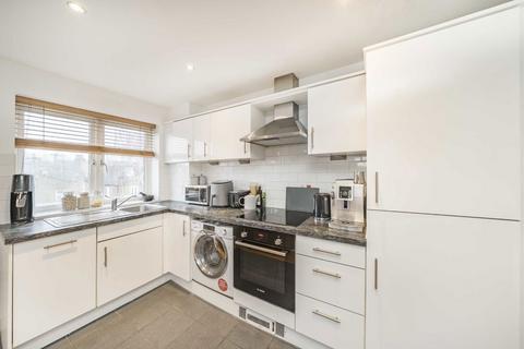 2 bedroom flat for sale, Garratt Lane, London SW18