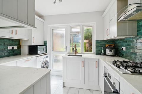 3 bedroom terraced house to rent, Ellement Close, Pinner