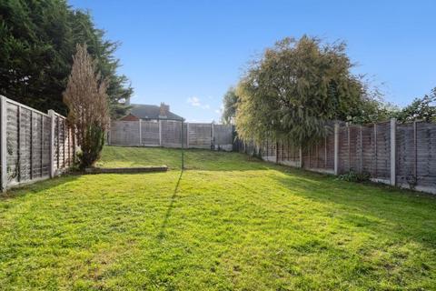 3 bedroom terraced house to rent, Ellement Close, Pinner