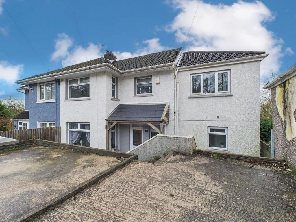 4 bedroom semi-detached house for sale