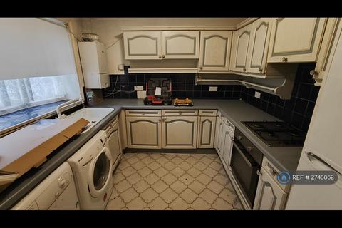 2 bedroom terraced house to rent, Bannister Close, Greenford, UB6