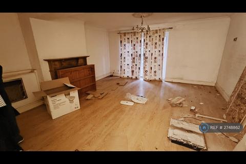 2 bedroom terraced house to rent, Bannister Close, Greenford, UB6