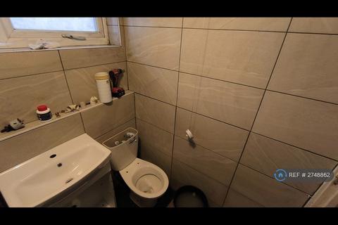 2 bedroom terraced house to rent, Bannister Close, Greenford, UB6