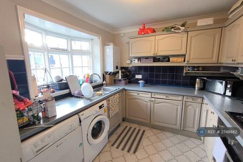 2 bedroom terraced house to rent, Bannister Close, Greenford, UB6