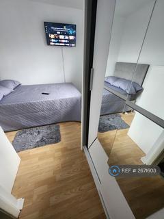 1 bedroom in a house share to rent, Graham Road, London, E13