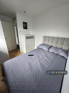1 bedroom in a house share to rent, Graham Road, London, E13