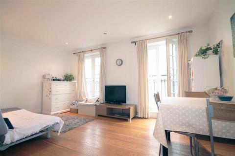 2 bedroom flat to rent, Regent Terrace, London SW8