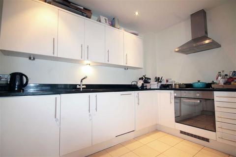 2 bedroom flat to rent, Regent Terrace, London SW8