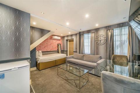 undefined, Welbeck Street, London W1G