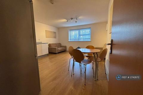 2 bedroom flat to rent, Slater House, Salford, M5