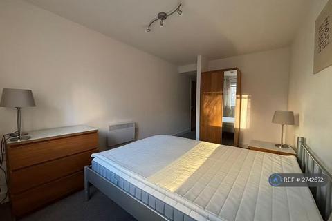 2 bedroom flat to rent, Slater House, Salford, M5