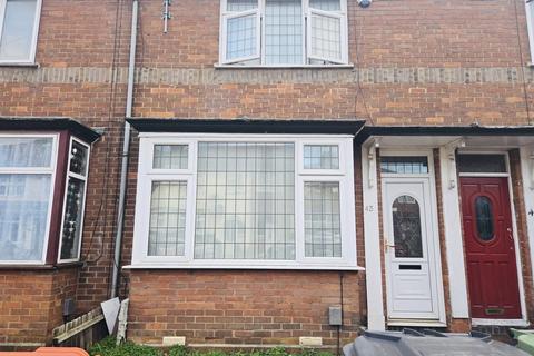 2 bedroom terraced house to rent, Connaught Road, Luton LU4