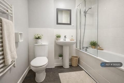2 bedroom flat to rent, Clydesdale Way, Belvedere, DA17