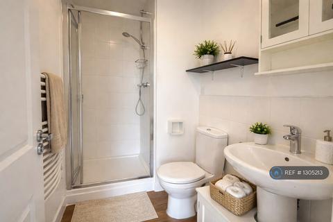 2 bedroom flat to rent, Clydesdale Way, Belvedere, DA17