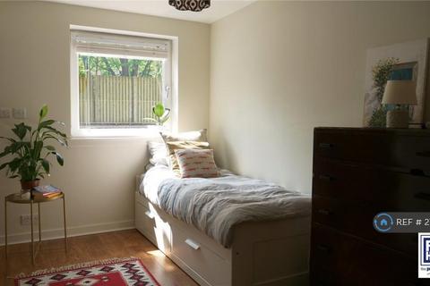 2 bedroom flat to rent, East Pilton Farm Rigg, Edinburgh, EH5
