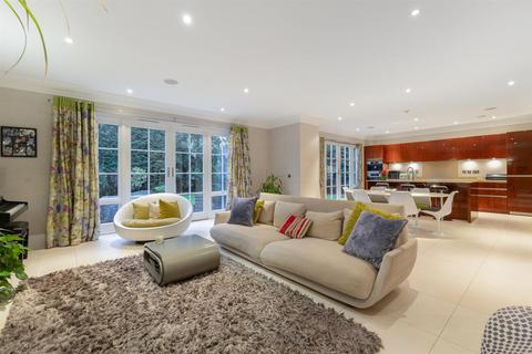 6 bedroom detached house for sale, Queens Hill, London Road SL5