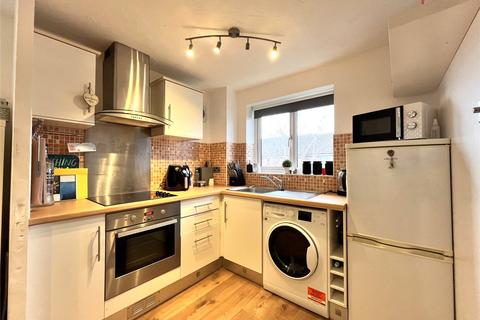 Flat for sale, Redford Close, Feltham TW13