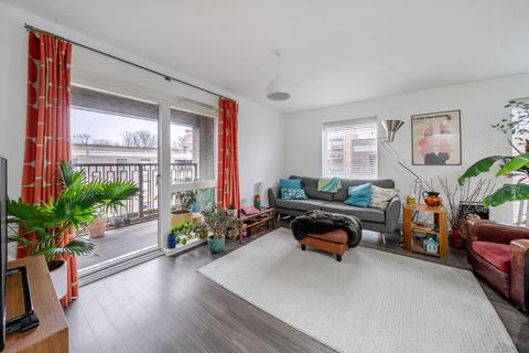 2 bedroom apartment for sale, Adenmore Road, London
