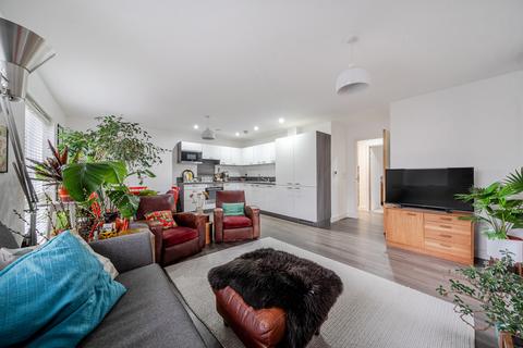 2 bedroom apartment for sale, Adenmore Road, London