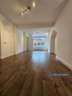 3 bedroom terraced house to rent, Whitegate Avenue, Chadderton, Oldham, OL9