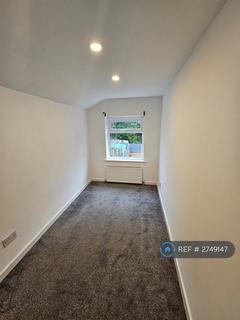 3 bedroom terraced house to rent, Whitegate Avenue, Chadderton, Oldham, OL9
