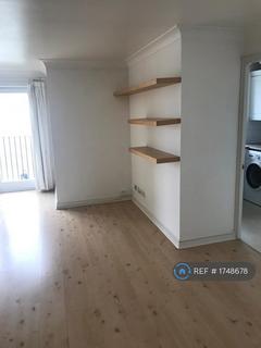 2 bedroom flat to rent, Bywater House, London, SE18