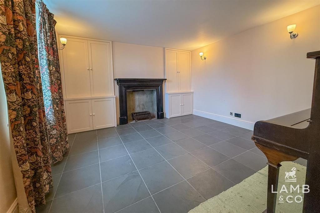 Reception/bedroom 4