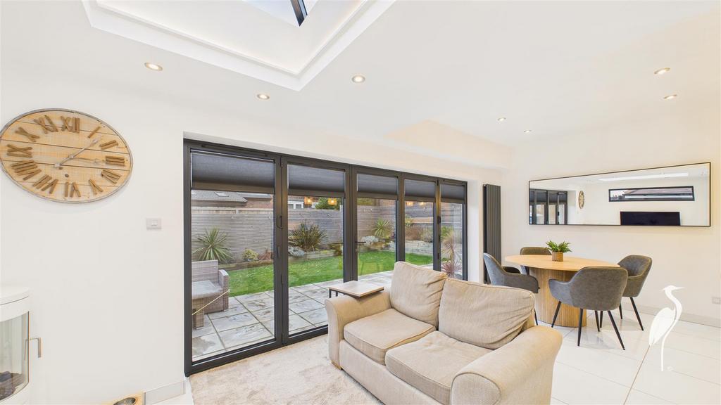 Open Plan Living/Dining &amp; Kitchen Area