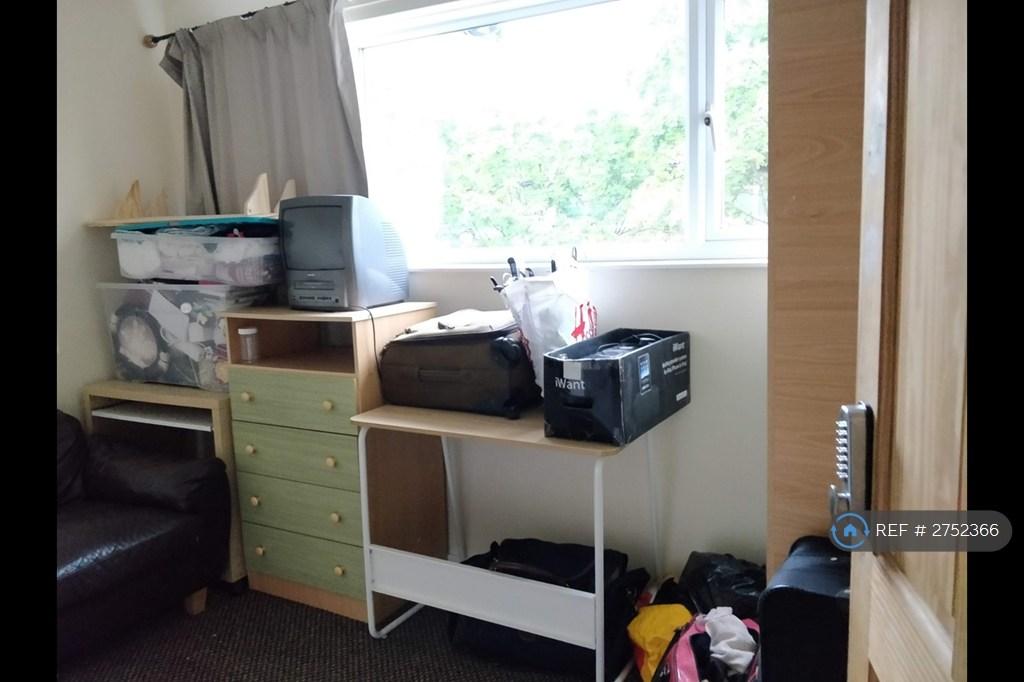 Spare Room (Study)