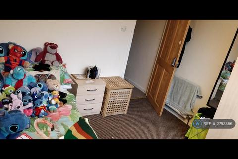 3 bedroom terraced house to rent, Langhorn Close, Newcastle Upon Tyne, NE6