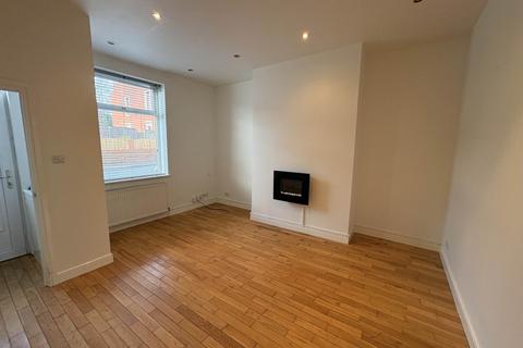 2 bedroom terraced house to rent, Fir Lane, Royton, Oldham
