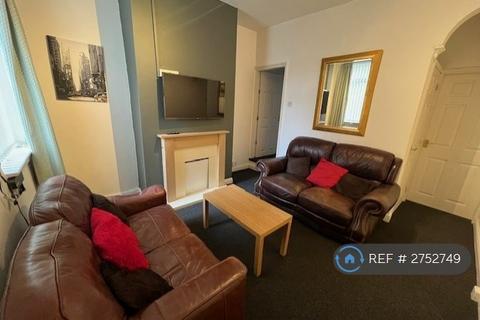 4 bedroom terraced house to rent, Darnley Street, Stoke-On-Trent, ST4