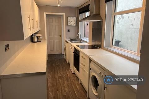 4 bedroom terraced house to rent, Darnley Street, Stoke-On-Trent, ST4