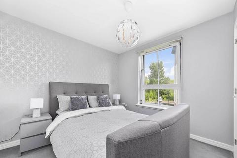 2 bedroom flat to rent, Oatlands Square, Glasgow