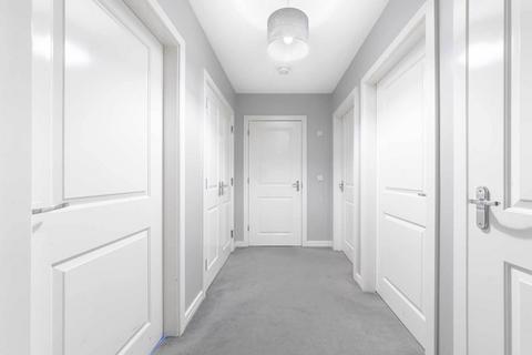 2 bedroom flat to rent, Oatlands Square, Glasgow