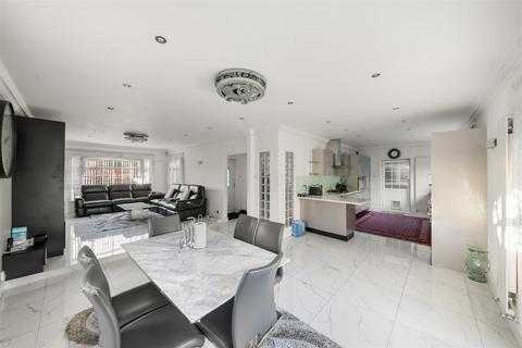 undefined, Park Road, Uxbridge