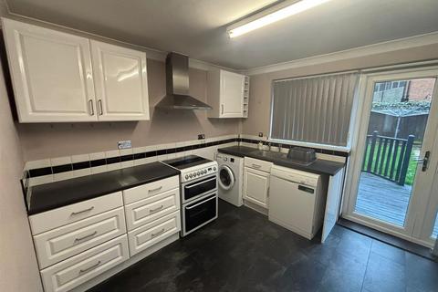 2 bedroom house to rent, St Margarets Close, Shannon Road, Hull