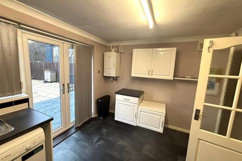 2 bedroom house to rent, St Margarets Close, Shannon Road, Hull