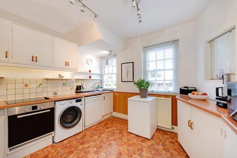 2 bedroom end of terrace house for sale, Asmuns Hill, London