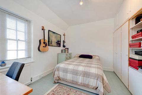 2 bedroom end of terrace house for sale, Asmuns Hill, London
