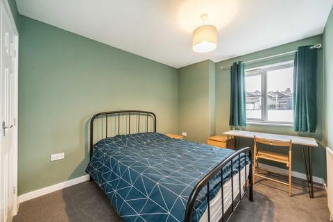 2 bedroom flat for sale, Symons Close, London SE15