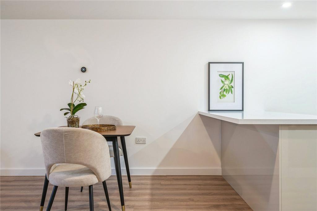 Apartmet 303