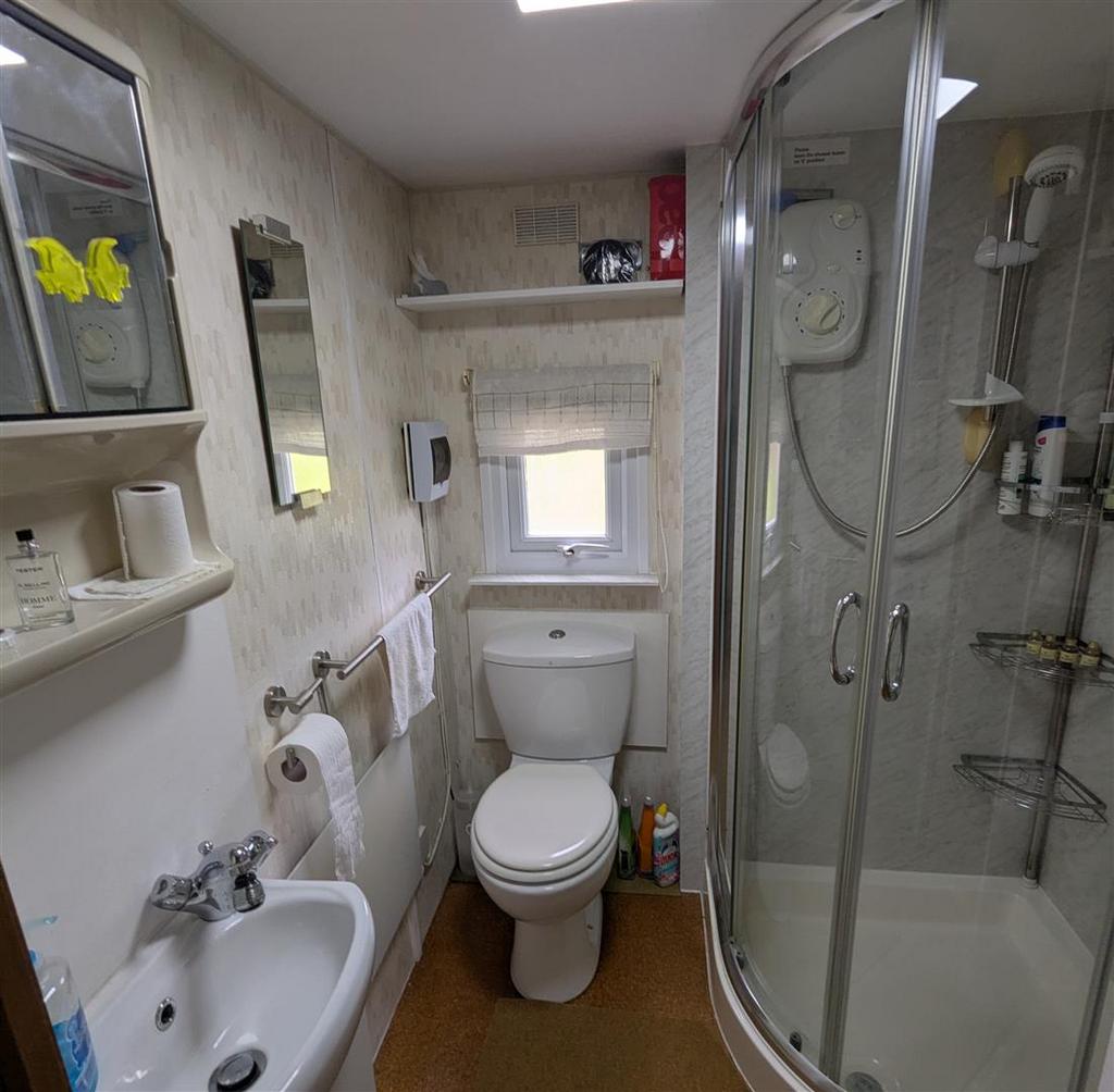 Shower Room.jpg