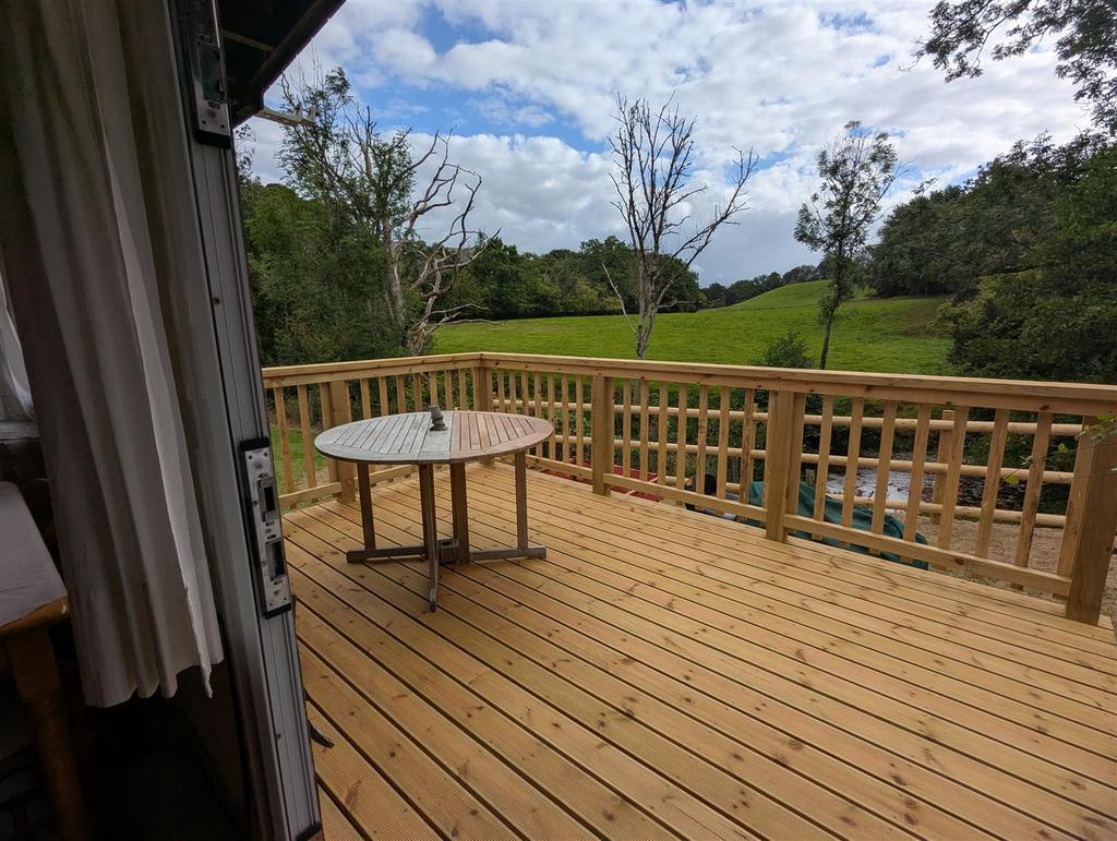 Decking.jpg
